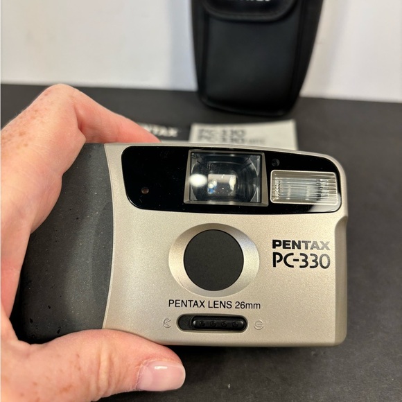 Pentax PC-330 Vintage 35mm Film Camera Point & Shoot w/ Case & Manual Retro Y2K - Picture 2 of 9